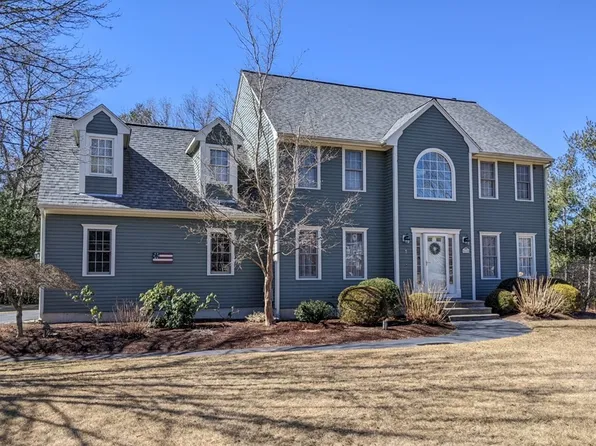 1 Jennifer Ln, North Smithfield, RI 02896