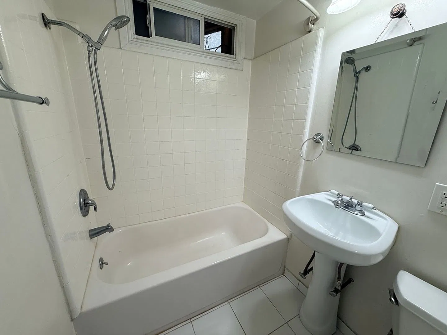 149 S Spalding Drive — Photo 3