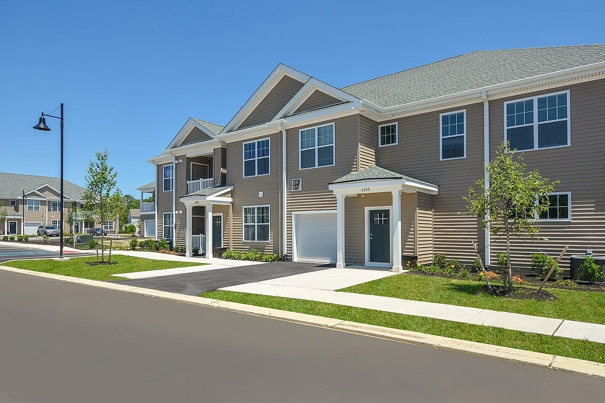 Exterior - The Glades