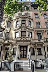 55 East 74th Street in Lenox Hill