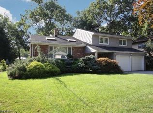 16 Surrey Ln, Springfield, NJ 07081