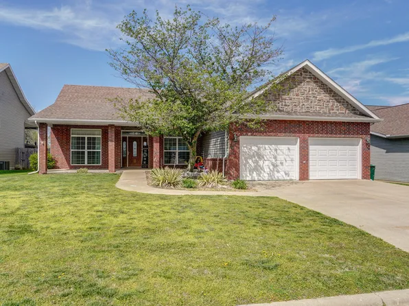 1206 Old Orchard Drive, Monett, MO 65708