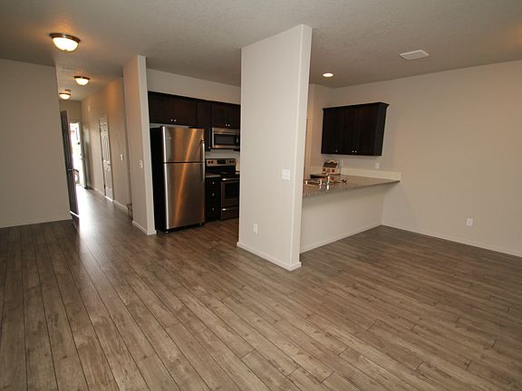 3rd image of 1422 NE 82nd Dr