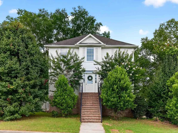 2105 Russet Meadows Ln, Birmingham, AL 35244