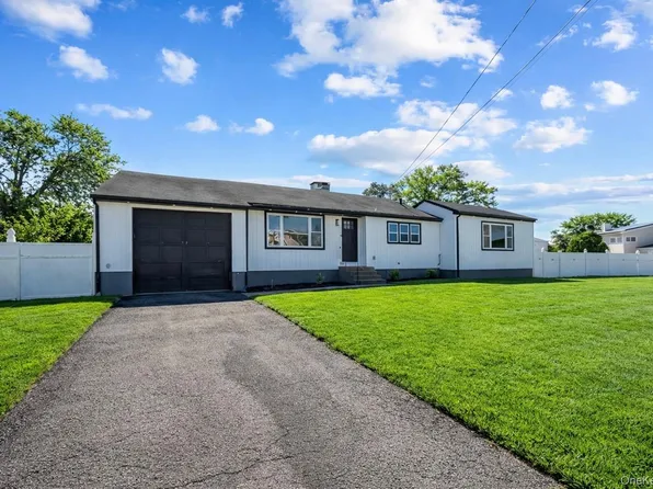 14 Morton Street, Brentwood, NY 11717