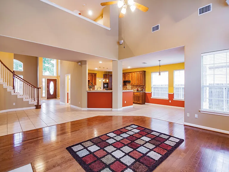 2412 Arbor Dr — Photo 4