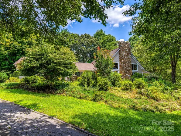 440 Rickel Dr, Hendersonville, NC 28739