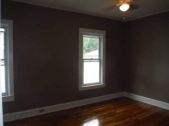 4th image of 104-108 Glenwood Ave