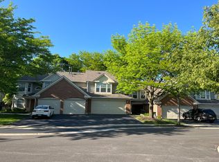 2144 Stirling Ct, Hanover Park, IL 60133
