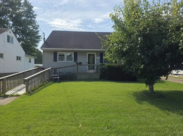 804 39th St, Vienna, WV 26105