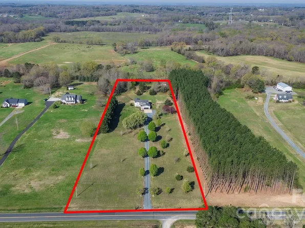 8407 Harvell Rd, Stanfield, NC 28163