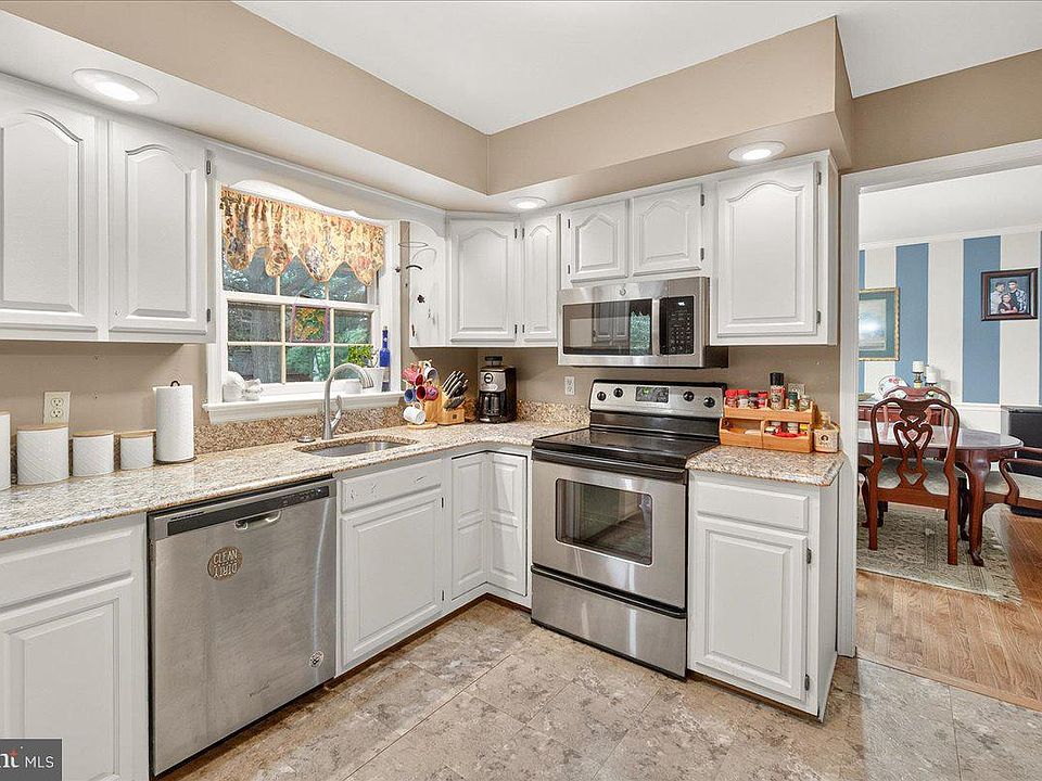 1st image of 2703 Meadowridge Ct