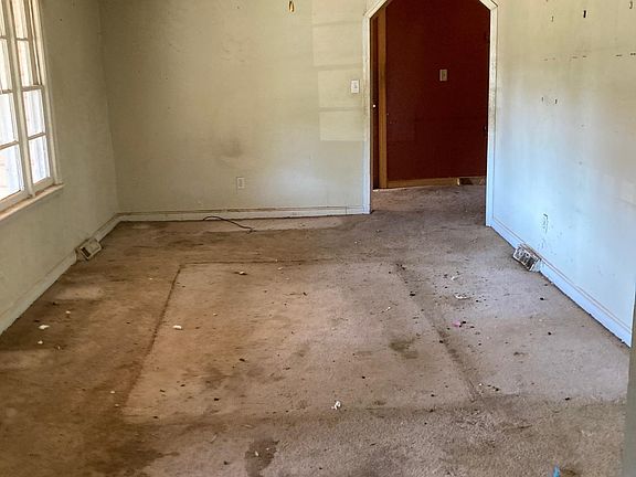 3rd image of 275 W Centennial St