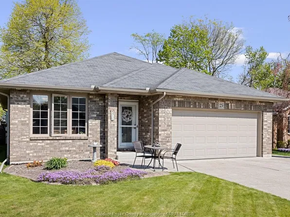 25 Golfview Dr, Kingsville, ON N9Y 4E3