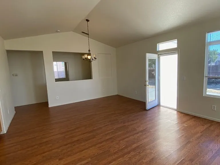 566 Stewart Way — Photo 4