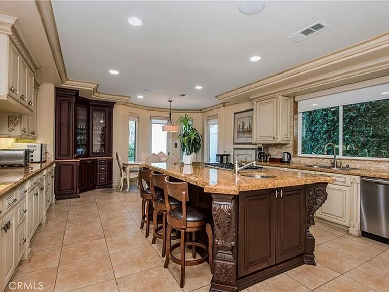 1441 Robmar Dr — Photo 10