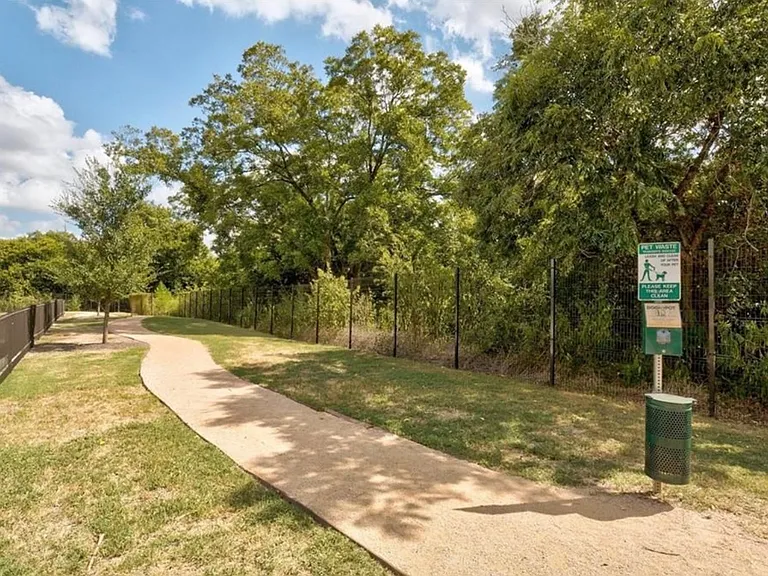 604 N Bluff Dr #115 — Photo 40