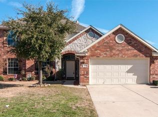 300 Rock Ridge Ct, Hurst, TX 76053