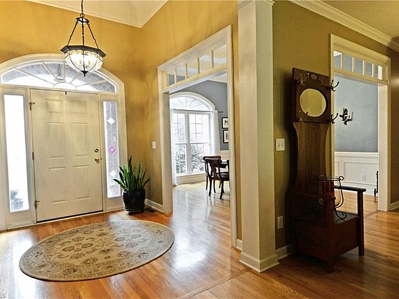 2nd image of 2801 Lunsford Pl