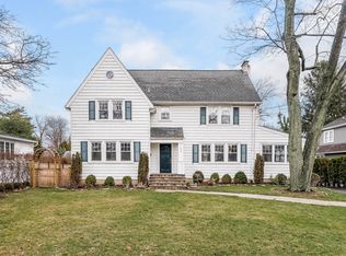 940 Highland Ave, Pelham, NY 10803