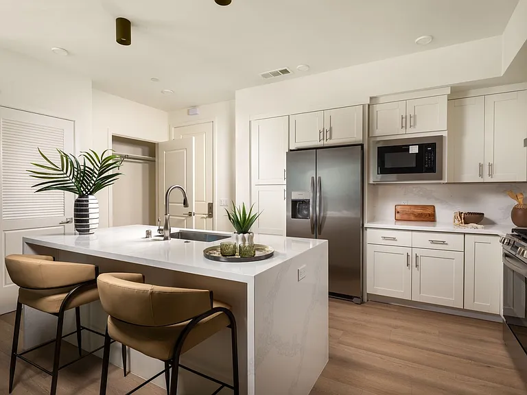APT 123 CHAPEL AVE — Photo 100