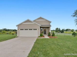 1731 Trent Ridge Ct NE, Cedar Springs, MI 49319