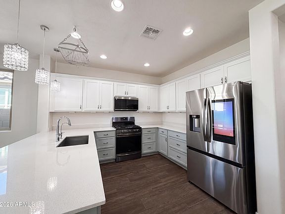 2nd image of 1224 E GLASS Lane