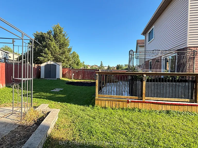 27 Lindsay Ct — Photo 32