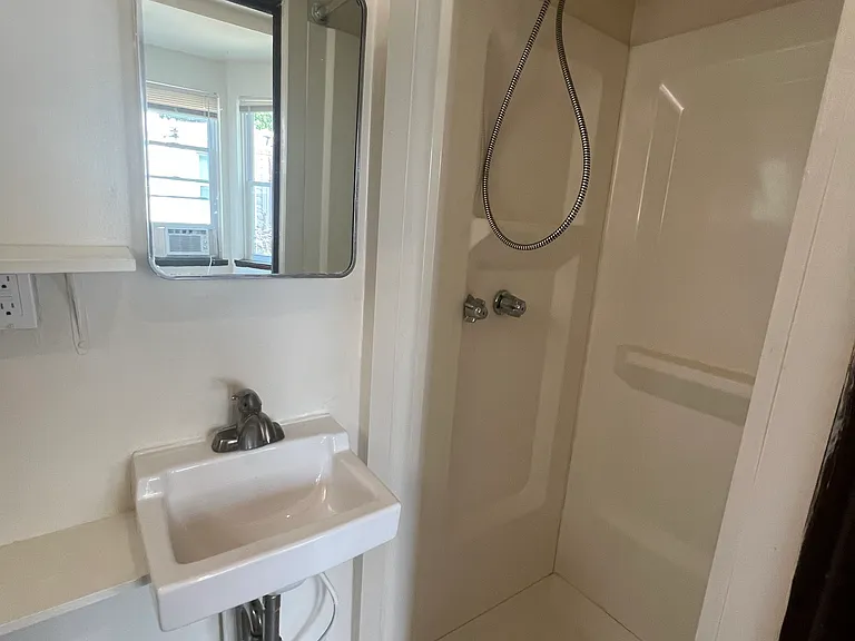 849 N 26th St #2R — Photo 7