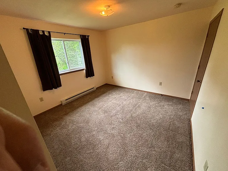 515 E Cascade Ave — Photo 5