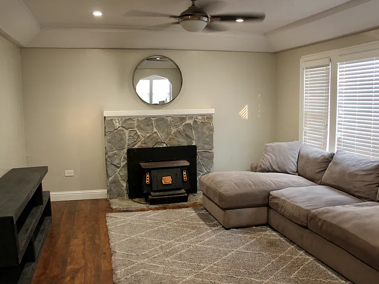 2816 Pine St — Photo 2
