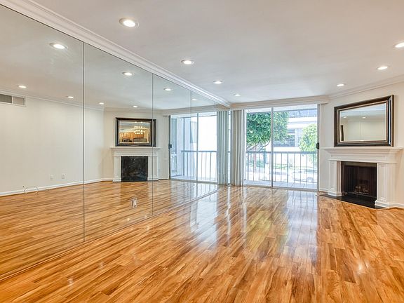 5th image of 8530 Holloway Dr APT 317