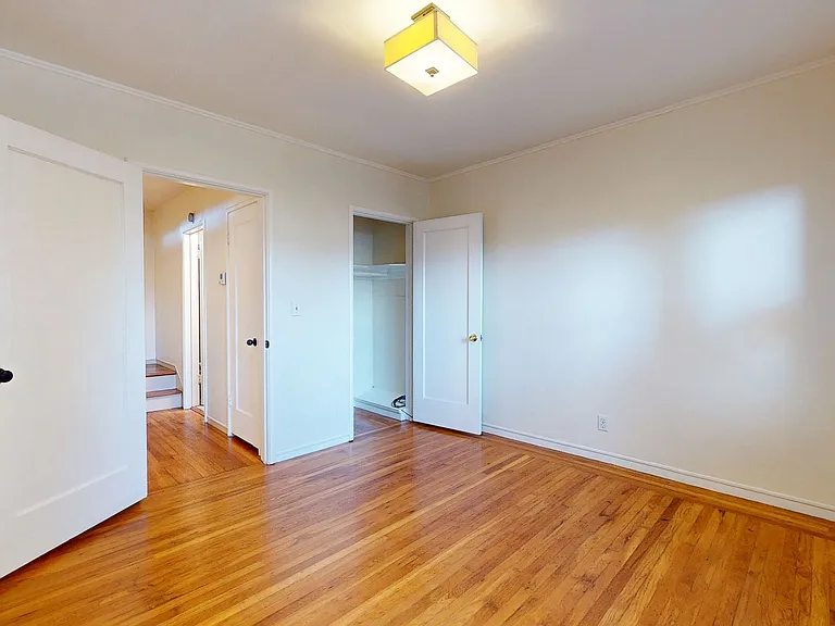 420 Lester Ave — Photo 16