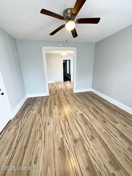 4th image of 2050 Guilderland Avenue