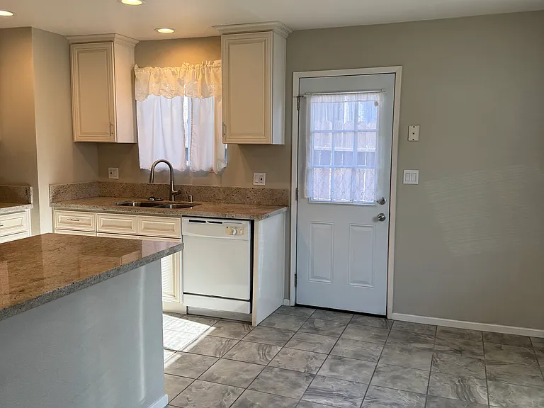8653 Walker St — Photo 4
