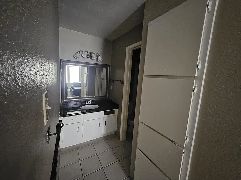 7200 Clarewood Dr #1215 — Photo 8