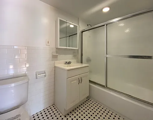 Rented by REAL New York | media 8