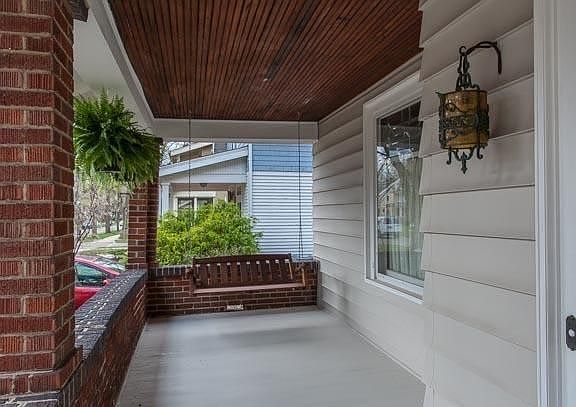 3rd image of 1044 Olivia Ave