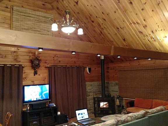 2nd image of 109 Polis Ln