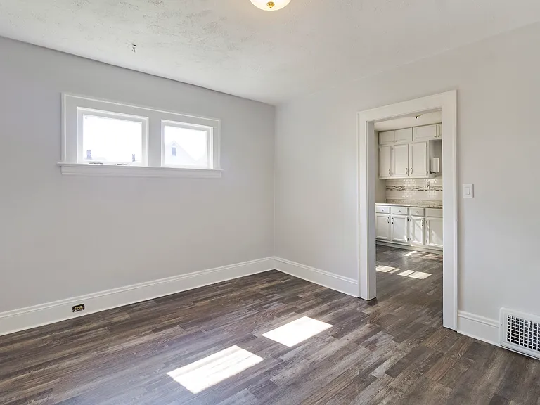 2084 Wascana Ave — Photo 5