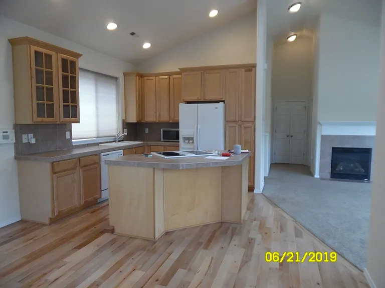 325 Cypress — Photo 8