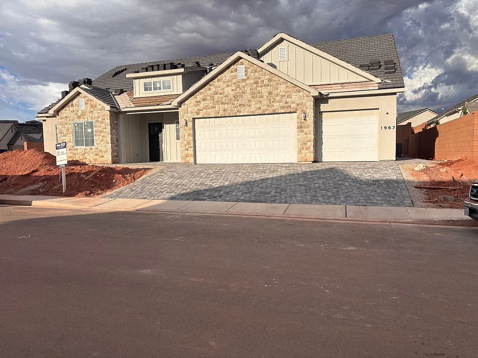 1985 N Rimview Dr