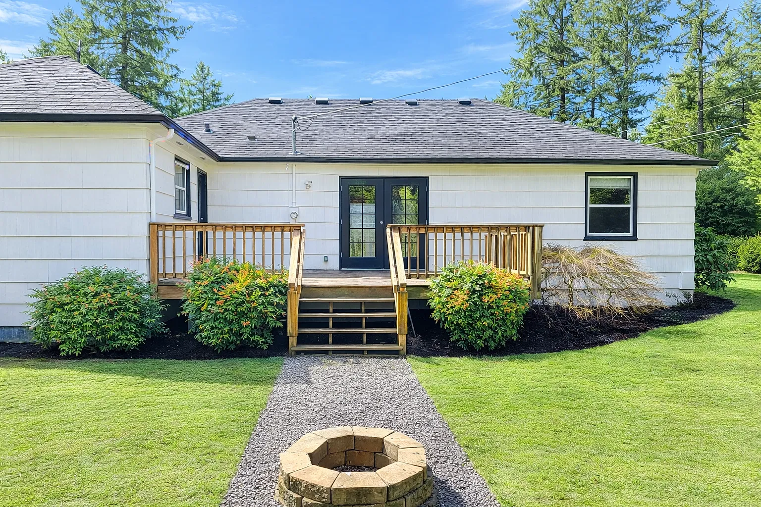 3 bed, 1926 sqft, $3,295 — Photo 3