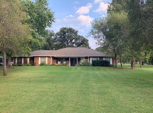 8 Orchard Ln, Ponca City, OK 74604