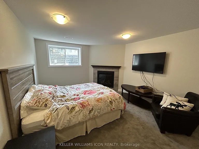 505 Manhattan Ct — Photo 28
