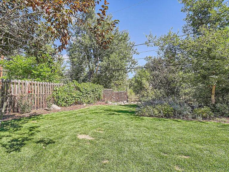 860 Willowbrook Rd — Photo 26
