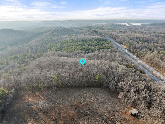 4th image of 1 Highway 72