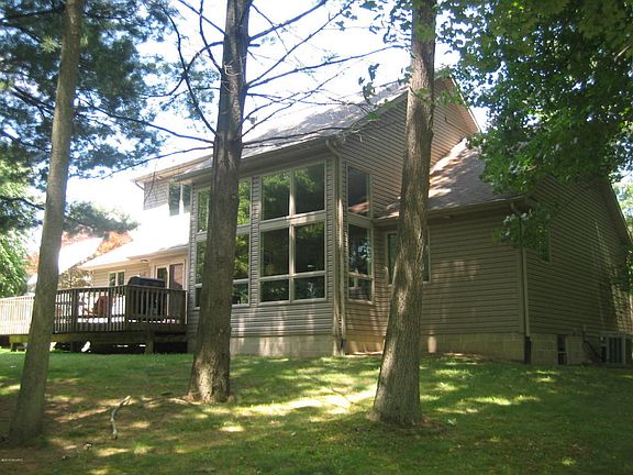 2nd image of 2359 Woodland Trl