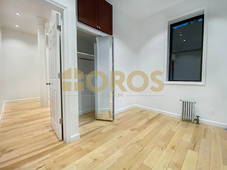 262 E 2nd St #1B — Photo 6