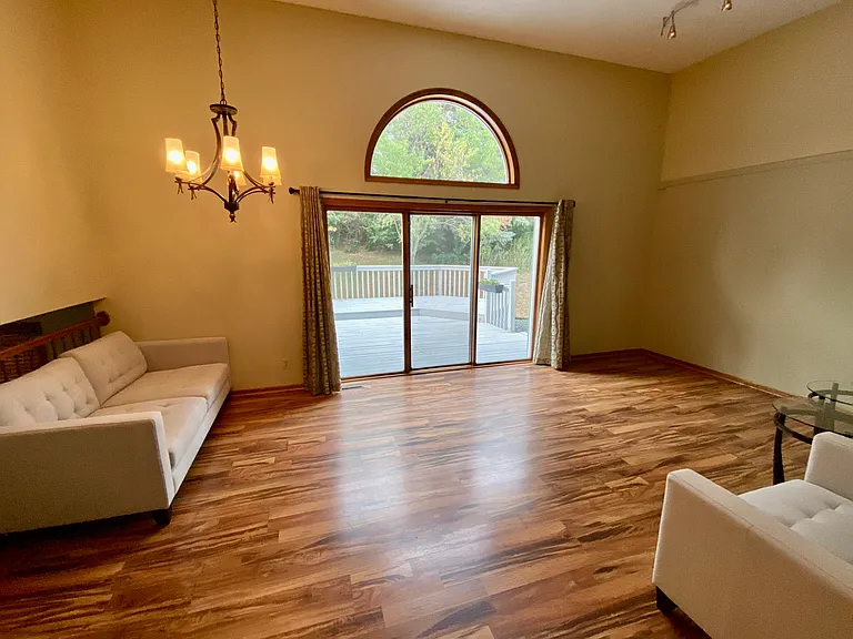 8626 Seasons Ct — Photo 3